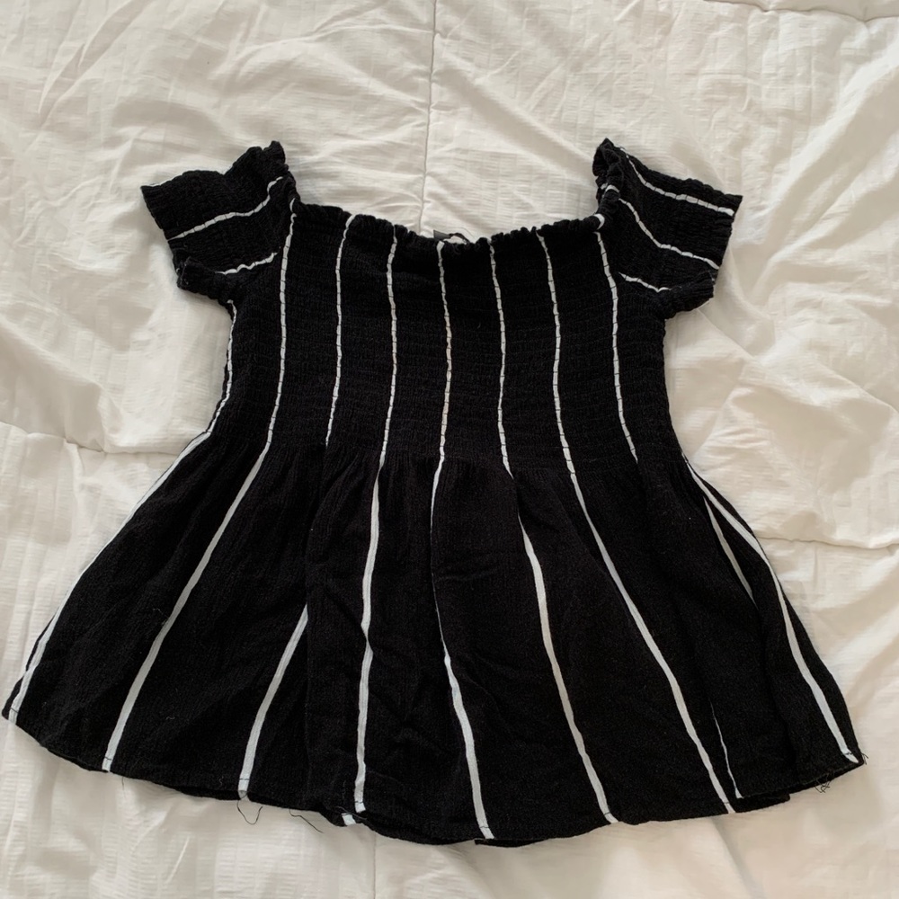 Kendall and Kylie (PacSun) off the shoulder top